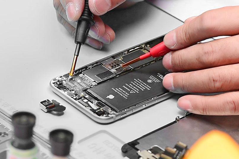 iphone motherboard repair-iphone fix near me-phone repair service manhattan